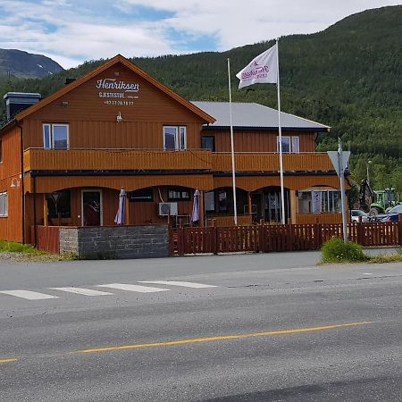 Henriksen Gjestestue Sørkjosen Eksteriør billede